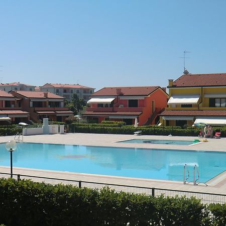 Residence Villaggio Dei Fiori Con Piscina E Posto Spiaggia Incluso Caorle Room photo