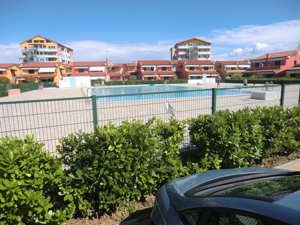 Residence Villaggio Dei Fiori Con Piscina E Posto Spiaggia Incluso Caorle Room photo