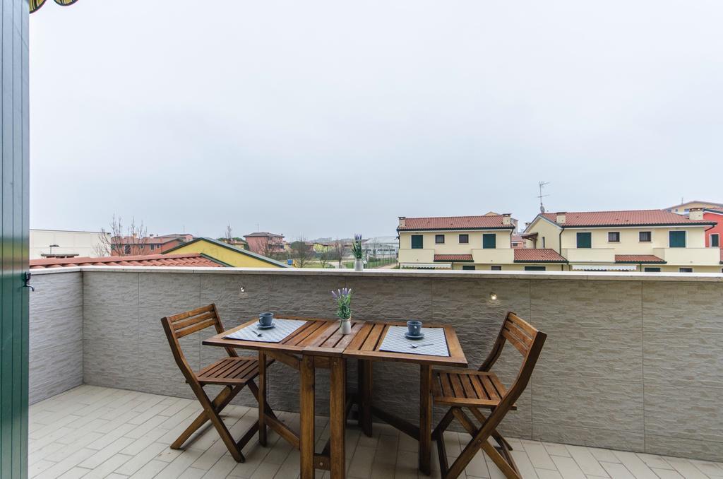 Residence Villaggio Dei Fiori Con Piscina E Posto Spiaggia Incluso Caorle Room photo
